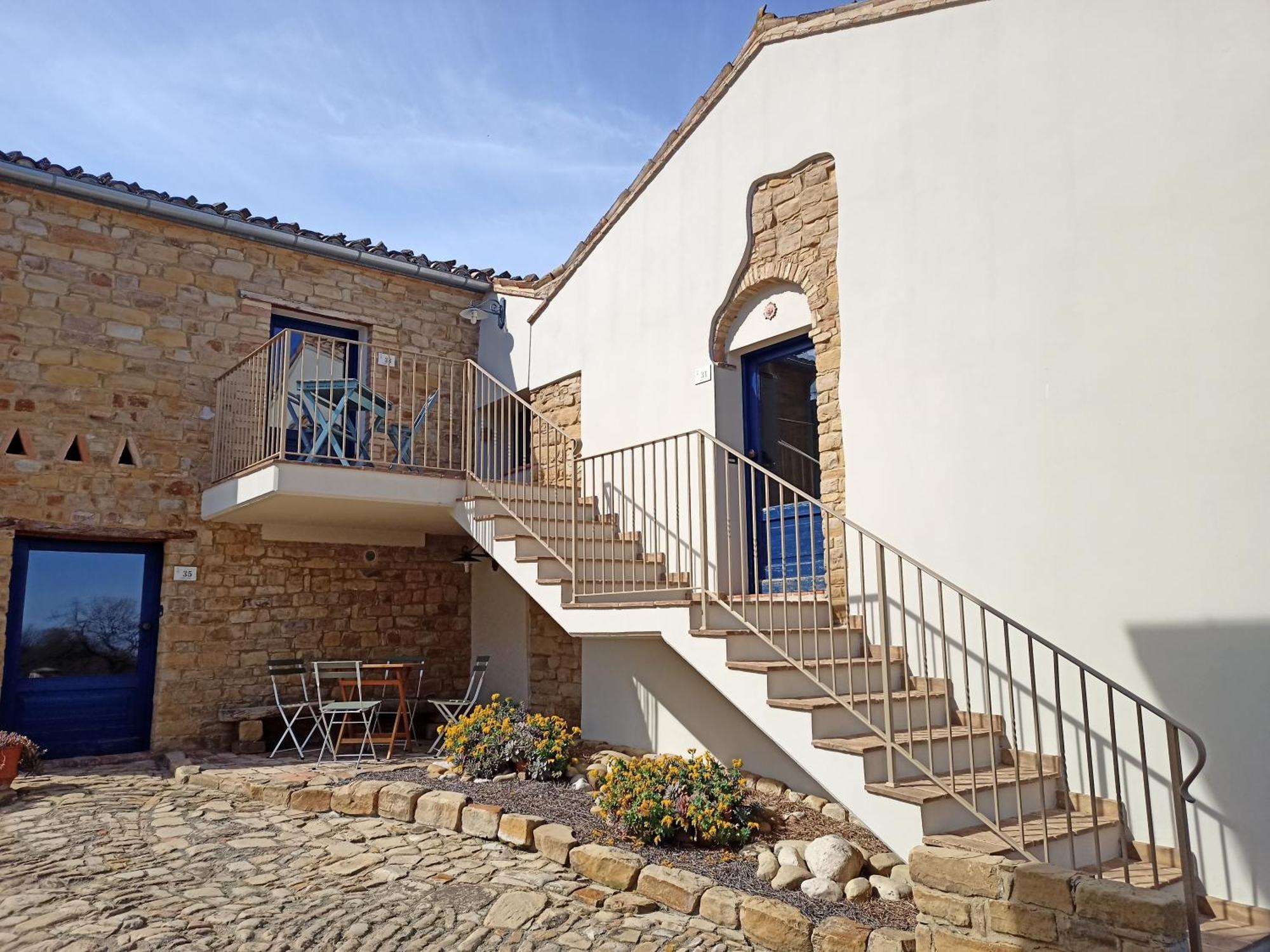 La Stradella Appartamenti Vacanze Castiglione Messer Raimondo Exterior photo